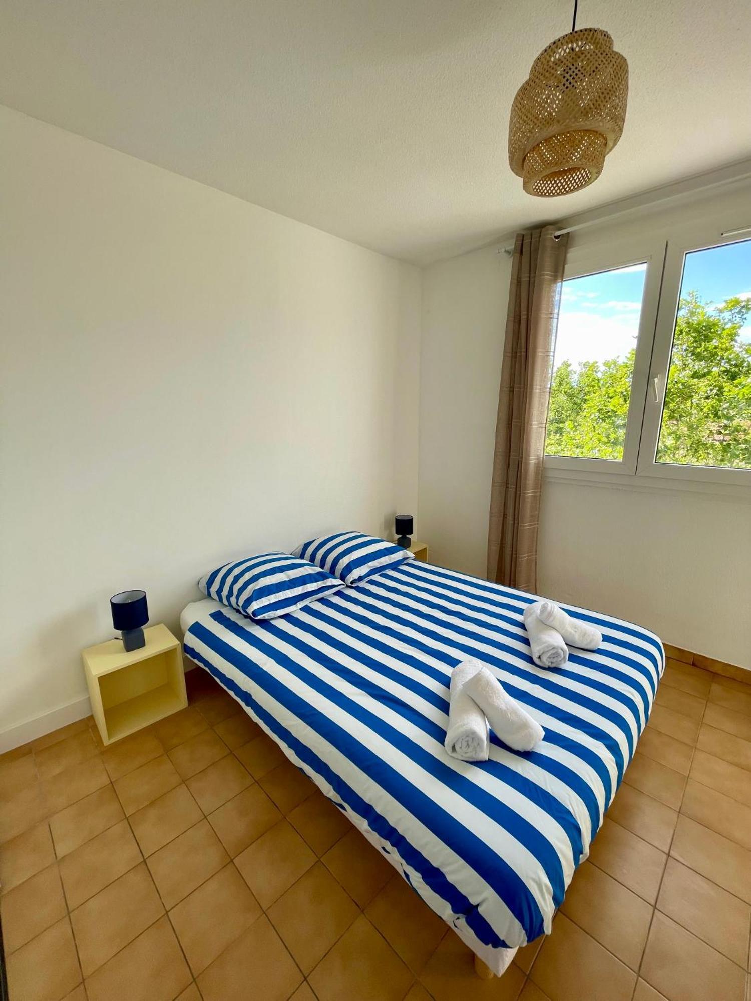 Superbe Duplex Refait A Neuf ! Apartment อิแยร์ ภายนอก รูปภาพ