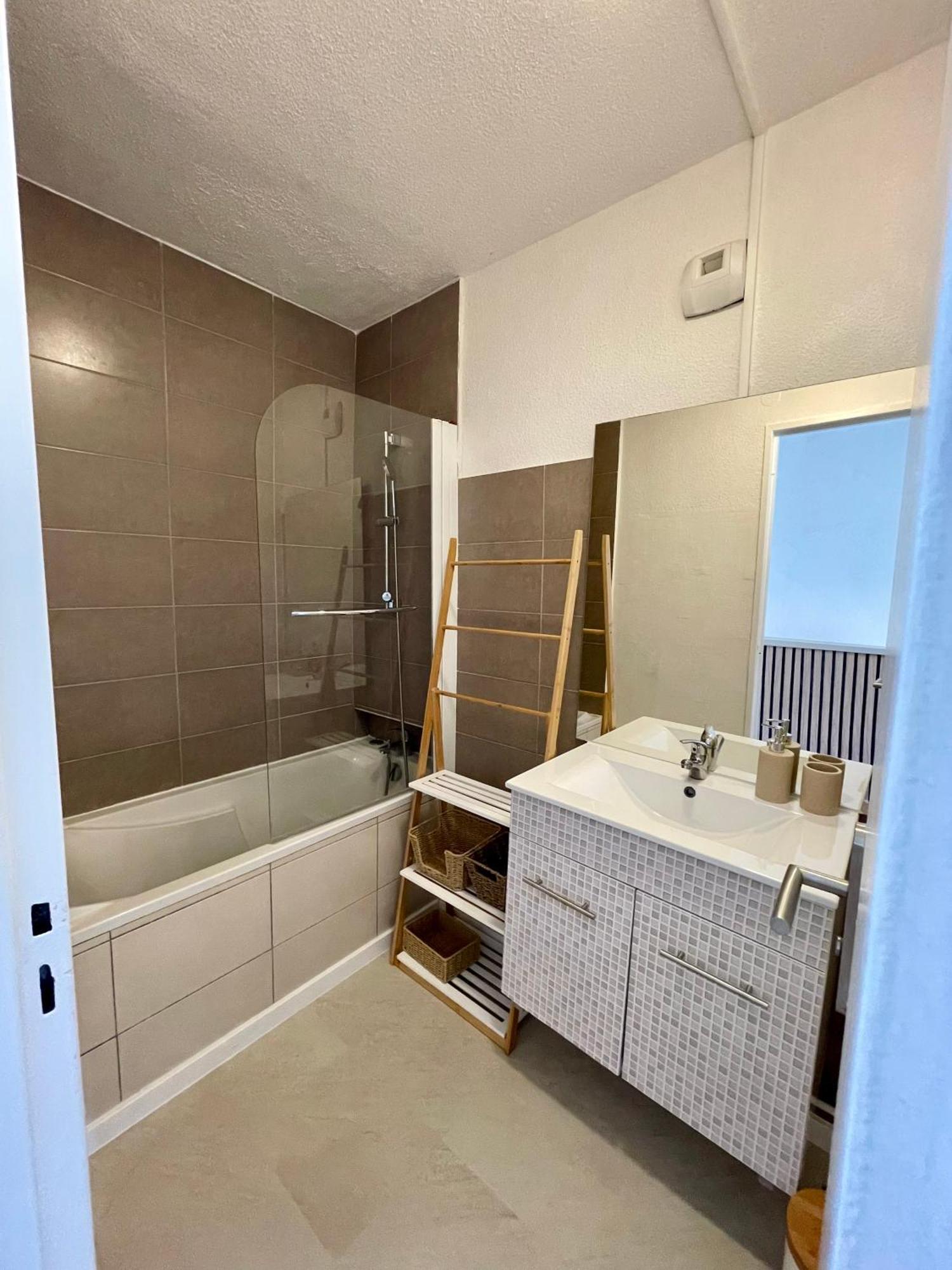 Superbe Duplex Refait A Neuf ! Apartment อิแยร์ ภายนอก รูปภาพ
